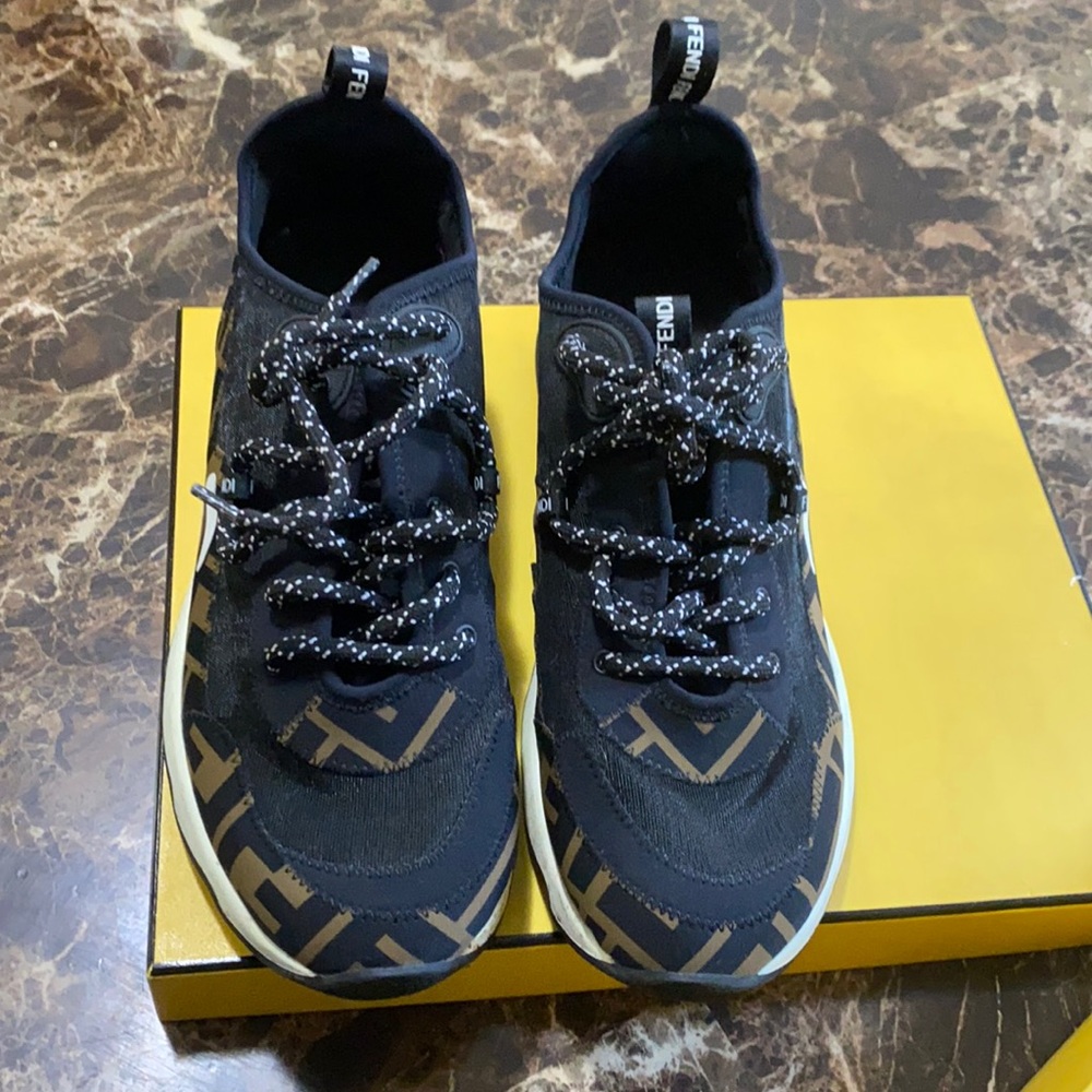 Fendi Freedom Logo Sneakers 39.5- Authenic
